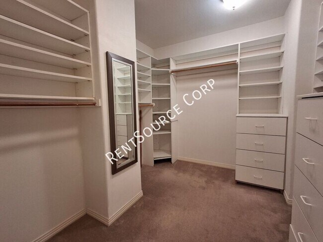 Building Photo - 27046 Maple Tree Ct