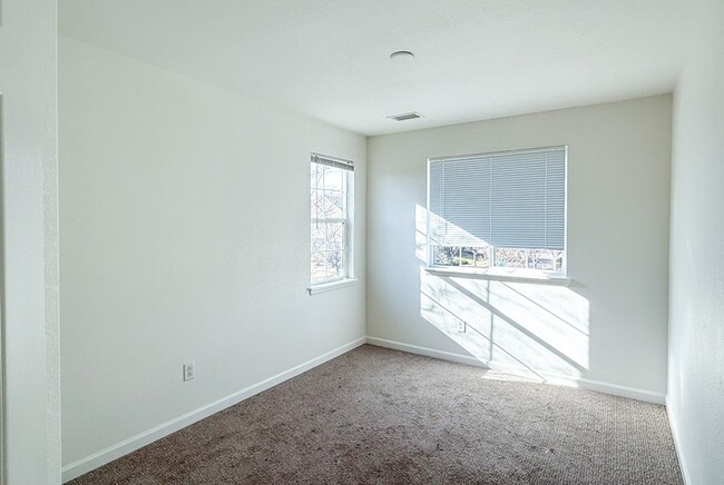 Building Photo - 5804 E 127th Pl