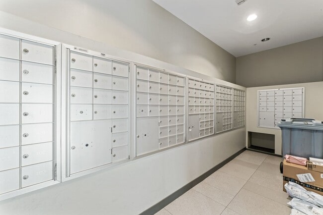 Building Photo - San Diego- Downtown- La Vita – Little Italy Condo- Split Level Style Move-In Special