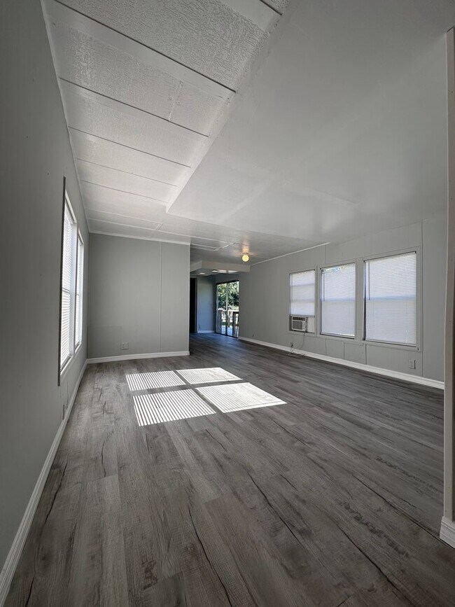 Building Photo - **RENT TO OWN** 2 bed / 2 bath - Mobile Ho...