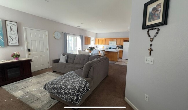 Building Photo - Spacious 3 Bedroom 2.5 Bath condo with large bonus room in Freedom Ca