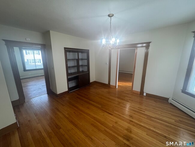 Building Photo - 110 Adelaide St