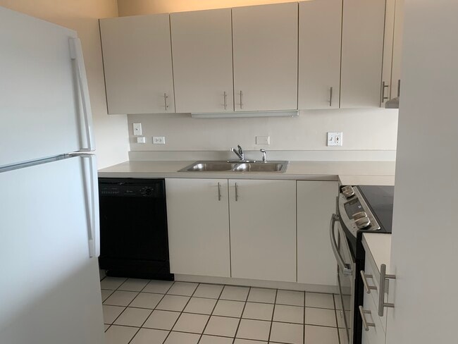 Building Photo - 1770 1st St