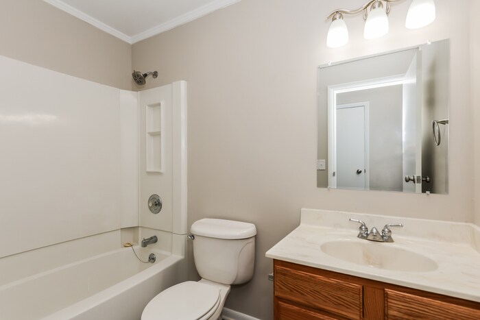 Building Photo - 9715 Stagecoach Dr S