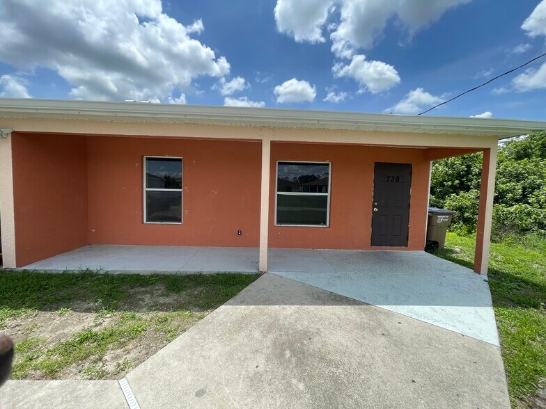 Building Photo - 739 Jack Ave S