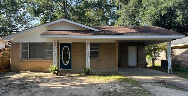 Building Photo - 127 Monroe St