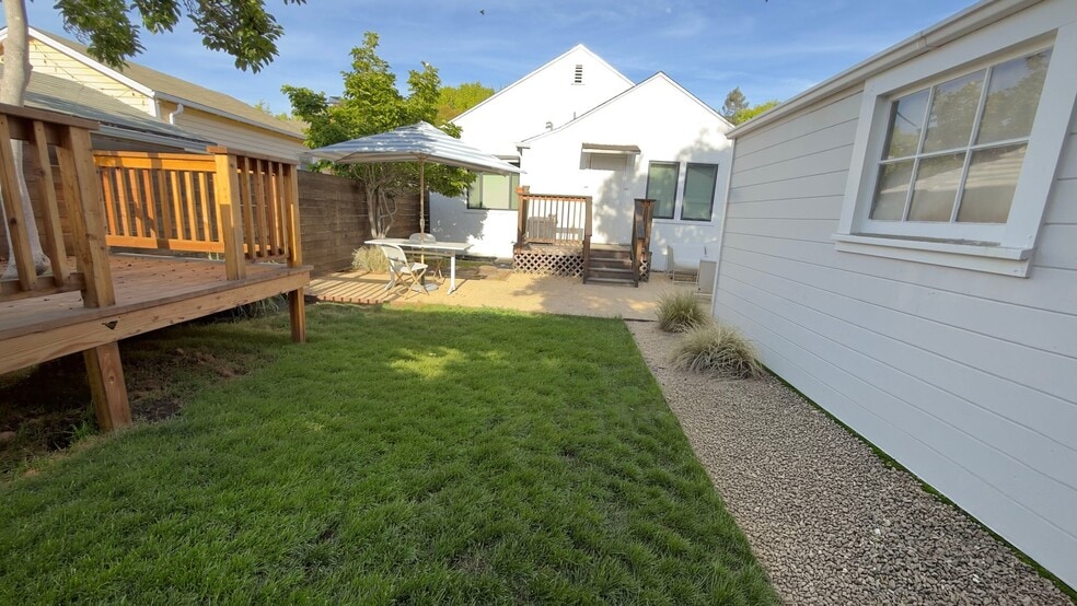 Building Photo - 1120 Masonic Ave