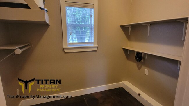 Building Photo - 1bed/1bath apartment