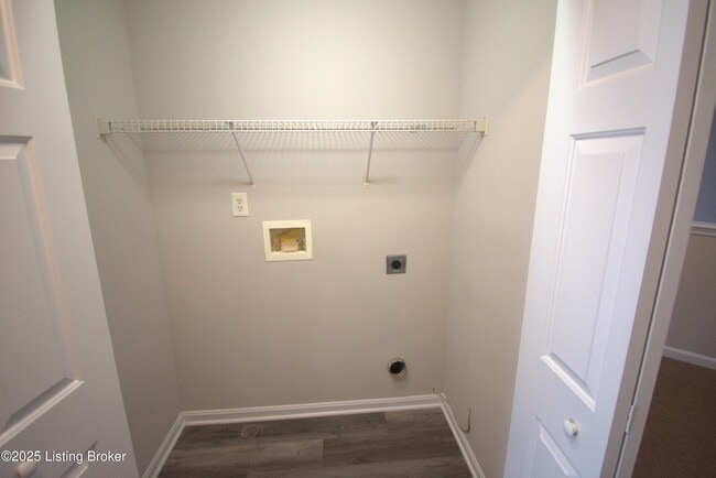 Building Photo - 4221 Willowview Blvd