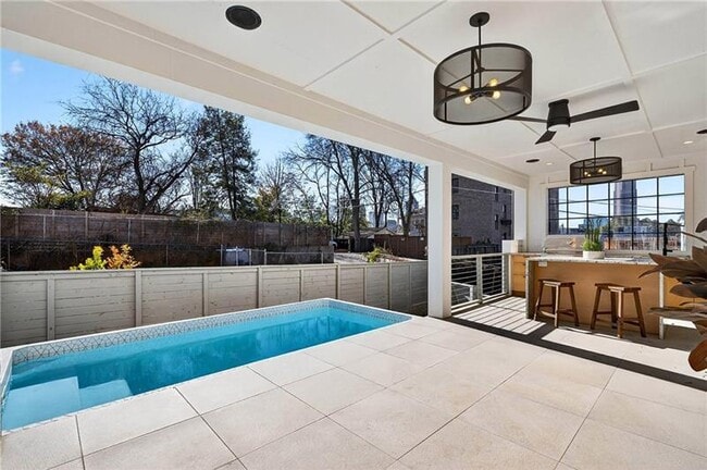 Building Photo - 636 Kennesaw Ave NE