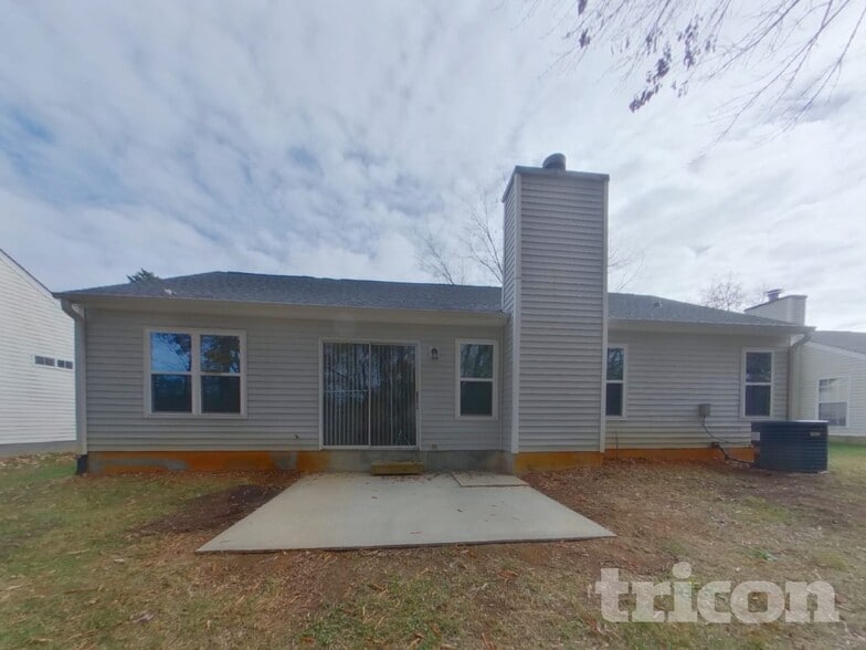 Building Photo - 11006 White Stag Dr