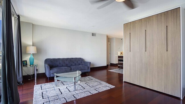 Building Photo - 3031 N Ocean Blvd