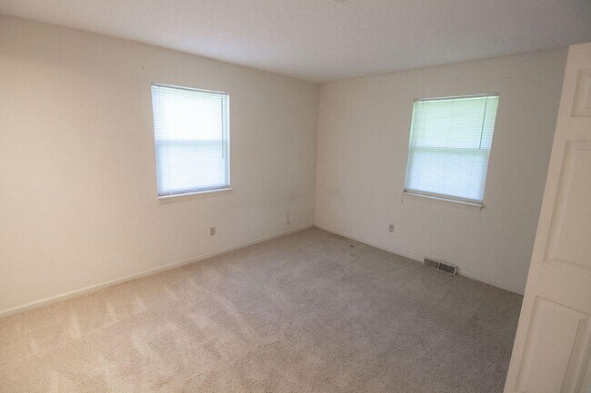 Building Photo - 3600 Hermitage Rd
