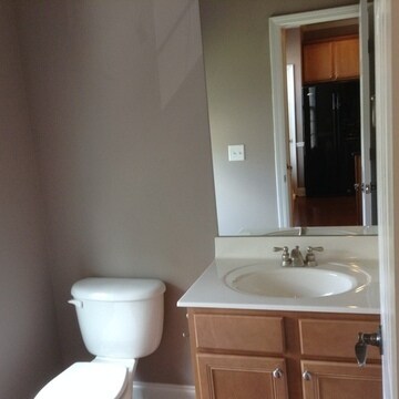 Building Photo - 502 Williamson St SE