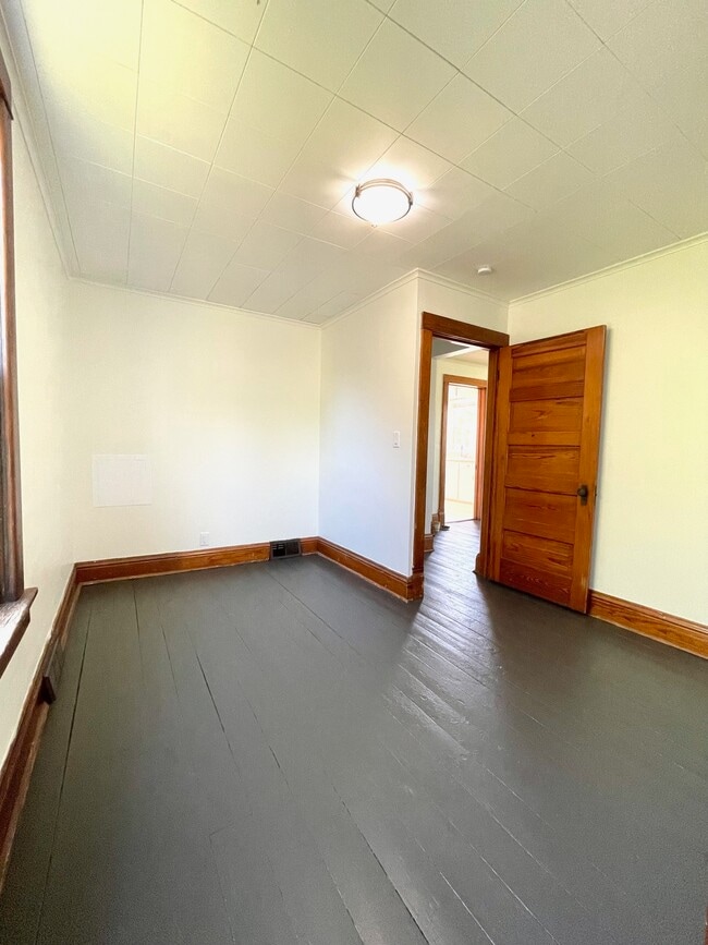 Building Photo - 1016 Duplex