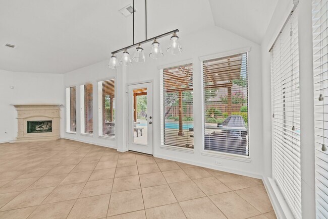 Building Photo - 28410 Stonestead Dr