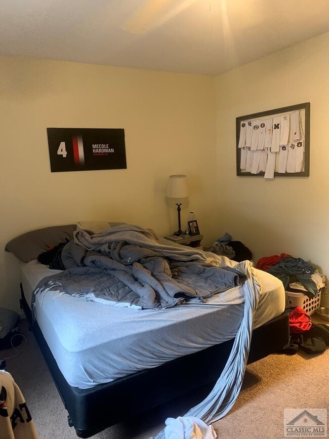 Building Photo - 350 S Pope St