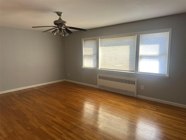 Building Photo - 560 Rockaway Ave