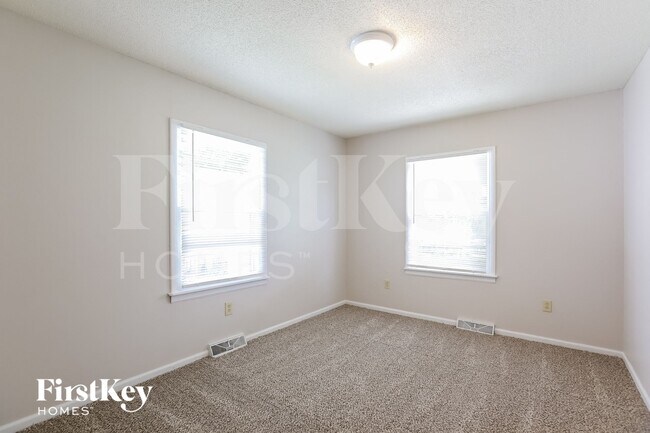 Building Photo - 8405 E 47th St