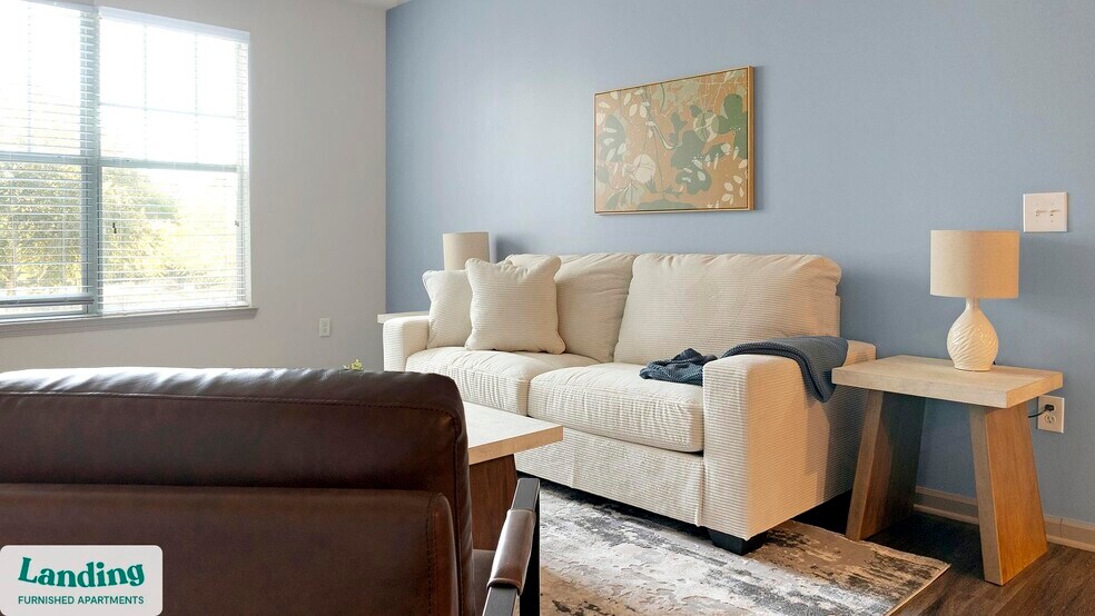 Building Photo - 900 E Six Forks Rd