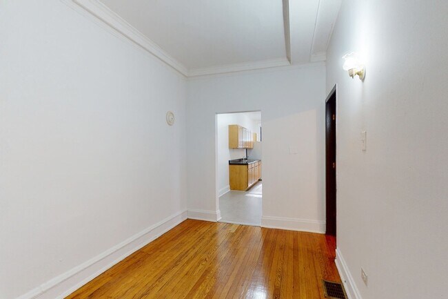 Floorplan - 5218-5220 S. Kimbark Avenue