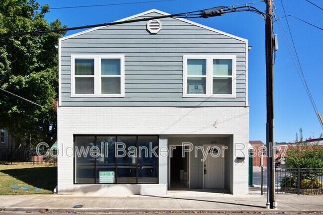 Building Photo - 360 Main St