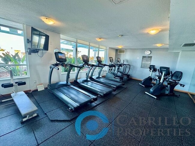 Building Photo - 850 Beech St