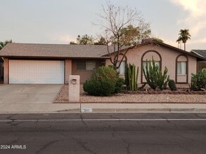 Building Photo - 5117 W Acoma Dr