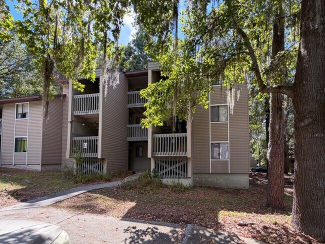 Building Photo - 2/2 Condo in Treehouse Village - Available...