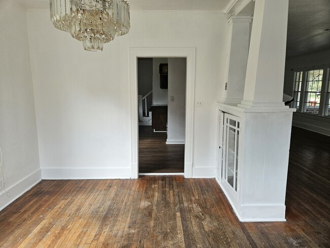 Building Photo - 917 Pecan Blvd