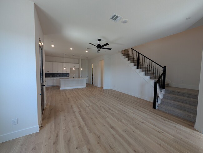 Building Photo - 1228 Eureka Spgs St