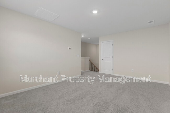 Building Photo - 211 Backstay Ln
