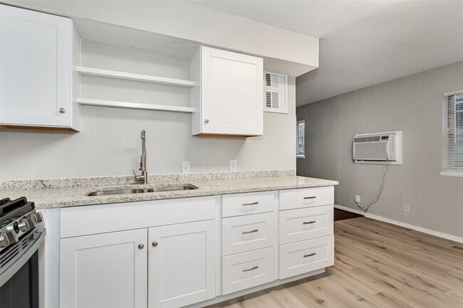 Building Photo - 4916 Worth St