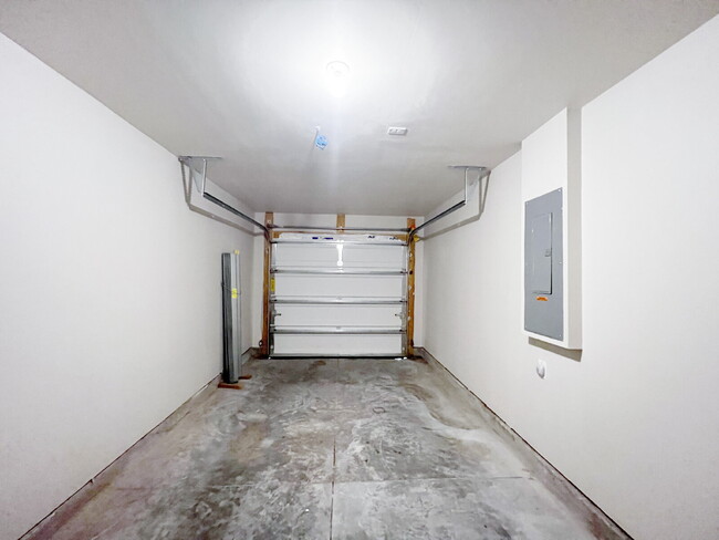 Building Photo - Trick or Treat enjoy a $750 discount on yo...