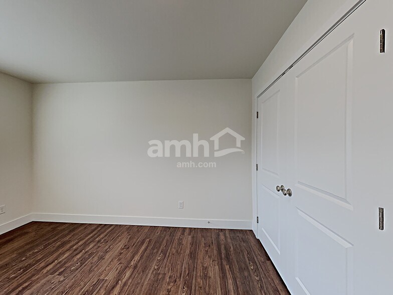 Building Photo - 19216 16th Ave Ct E