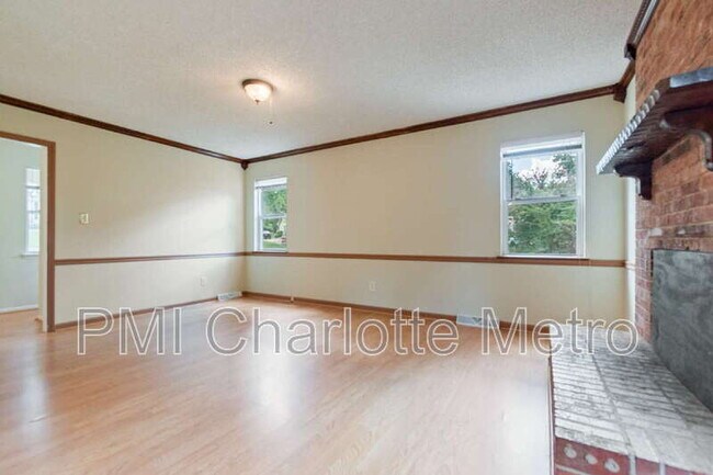 Building Photo - 11241 Kingfisher Dr