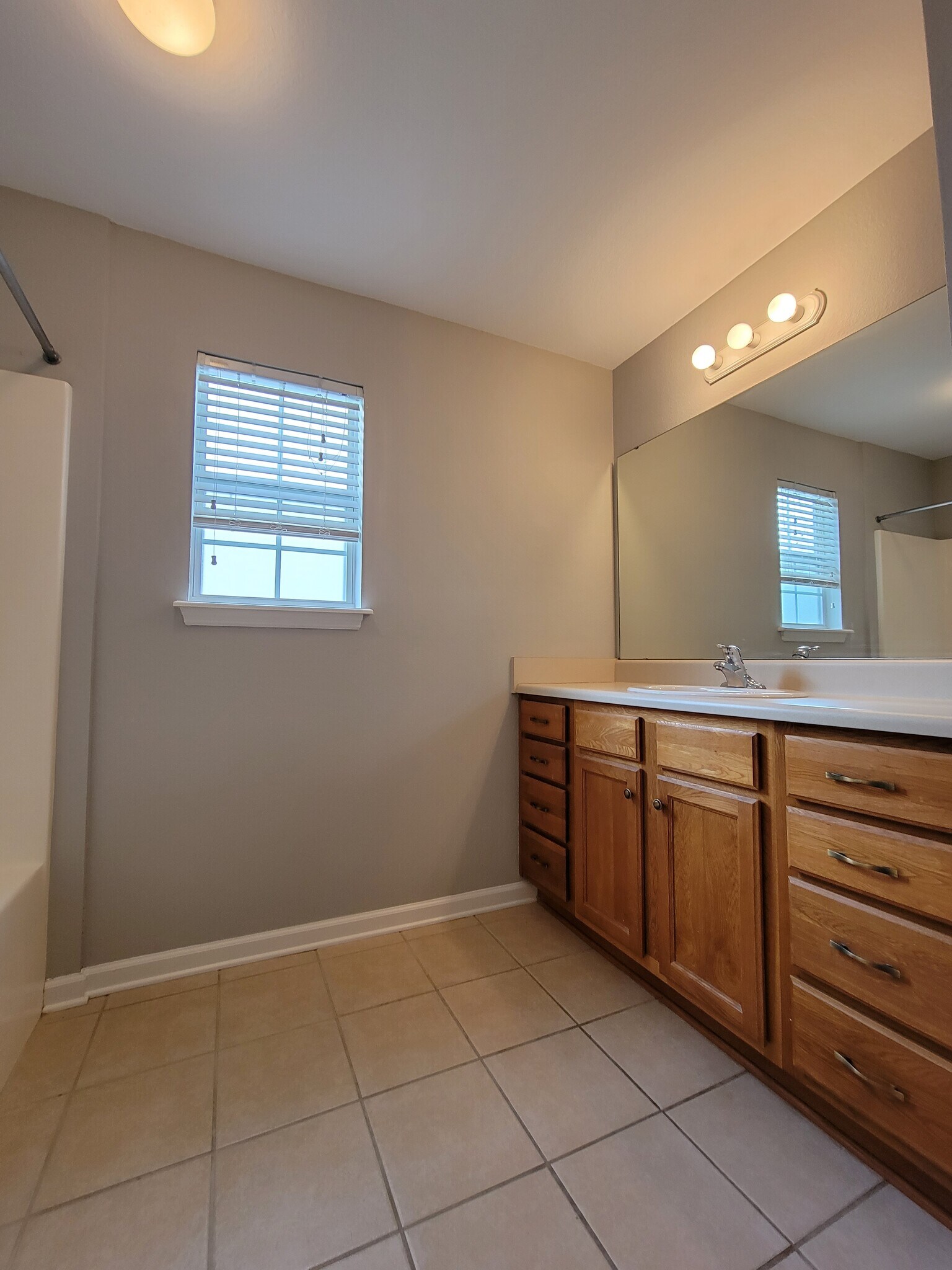 Building Photo - 4434 Gearhart Rd