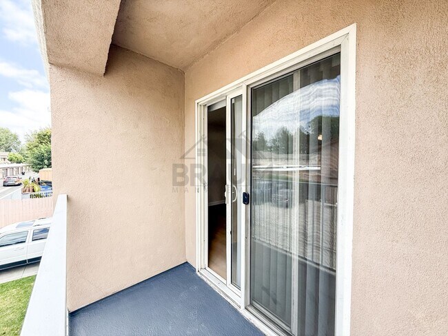 Building Photo - 7323 Winnetka Ave