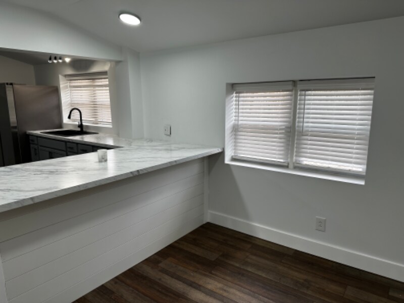 Building Photo - 907 Michigan Ave