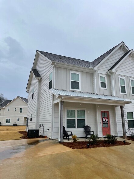 Building Photo - Northern Village @ Ross Park