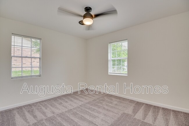 Building Photo - 3623 Columbine Dr