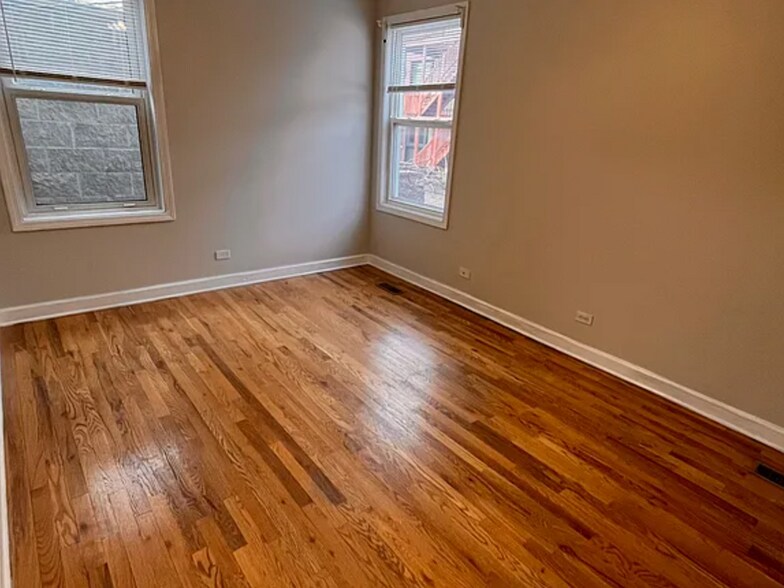 Building Photo - 1513 W Erie St