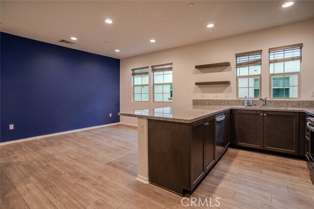 Building Photo - 863 Iris Way