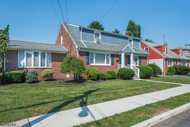Building Photo - 44 Gless Ave