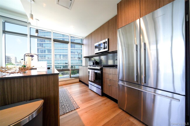 Building Photo - 50 Clinton Pl