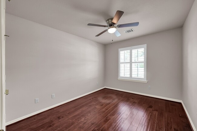 Building Photo - 122 Snug Harbor Dr