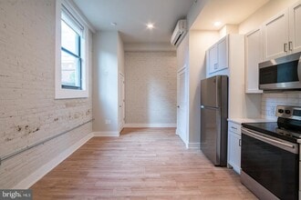 Building Photo - 1300 S 19th St