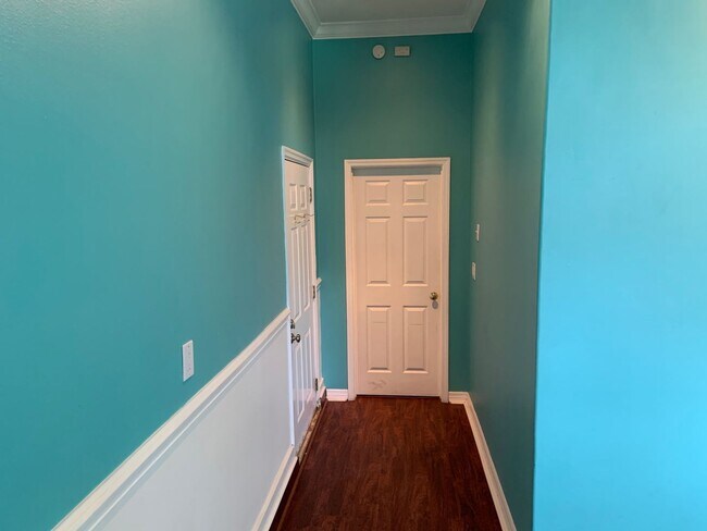 Building Photo - 5 Bedroom/3.5 Bathroom Pool Home On Cul-De-Sac Minutes from Downtown Windermere!!!