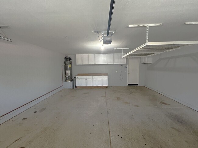 Building Photo - 11450 Church St