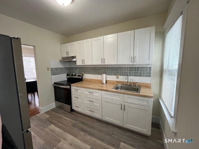 Building Photo - 1946 Chapel St